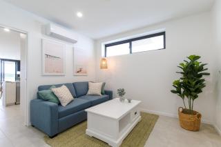 Oceanside Apartment with Bay Views - Batemans Bay - 5