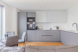 Chic 2BD Flat with Private Balcony in Battersea - Londra - 9