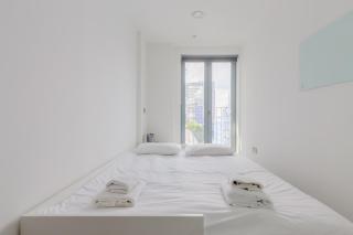 Chic 2BD Flat with Private Balcony in Battersea - Londra - 3