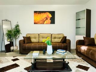 Joy City Stay Spacious Comfortable - 9