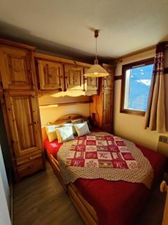 Condo in val thorens by AlpStays - 0