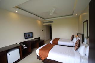 Hotel Golden Plateau - 2