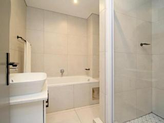 The solo-Two bed upmarket unit - 7