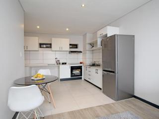 The solo-Two bed upmarket unit - 4