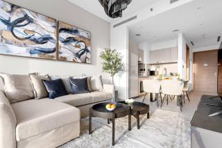 FIRST CLASS Luxury 1BR plus Bunk Room in Sobha Waves, Close to Downtown Dubai - 5