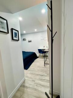 K8 Room Near Airport - Mississauga - 5