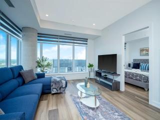City View 1BR Condo - King Bed & Private Balcony - 1