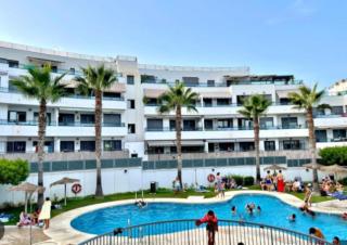 Apto con terraza, piscina y a 3 min de la playa - 0