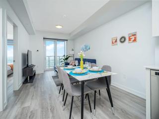 Modern 1BR Condo - King bed - Cityscape Views - 1