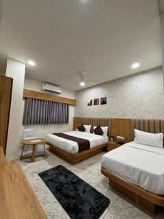 Hotel Lee Pride - Anand - 8