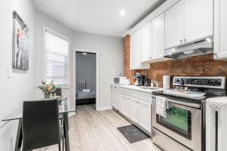 Upscale 2BR Condo with Netflix - Prime Location - Hamilton - 3