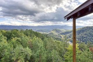 Awe-inspiring Estate Wpool, Theater, Fire Pit - 2