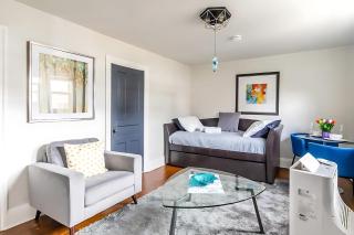 Modern 1BR Apartment - James South - Hamilton - 8