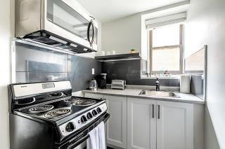 Modern 2BR Condo - Centrally Located Downtown - Hamilton - 3