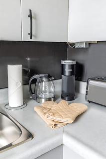 Modern 1BR Apartment - James South - Hamilton - 4
