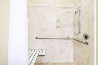 Ramada by Wyndham College Station - College Station - 6
