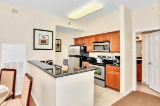 2BR Resort Suite - Fountain View Private Balcony - Kissimmee - 7