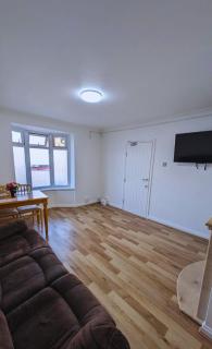 6 Bedroom House, Dartford, Close to Bluewater - Dartford - 5