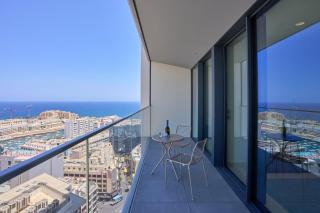 Chic 16th-Floor Apartment with Stunning Sea Views - St Julian's - 5