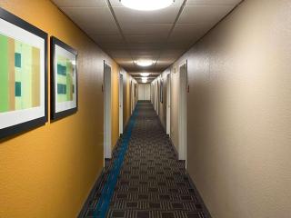 MainStay Suites Middleburg Heights Cleveland Airport - Middleburg Heights - 3