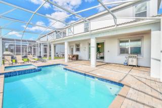 Stunning 8BR Home with BBQ Pool and Theater - Davenport - 4
