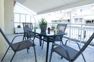 Modern 1 Bd Balcony Apt Near Metro in Kato Patisia - Athènes - 8