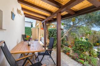 Casa de Flores - Garden Oasis 100 m from Beach, Jacuzzi, BBQ, Pets Welcome, Free Parking - 8