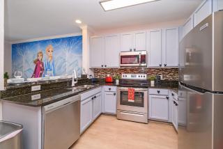 Upstay - Disney Themed Apartment w Luxury Patio - Orlando - 8