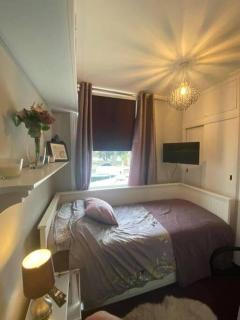 By Buildersbeds - Medora House - 4 bedrooms - Romford - 7