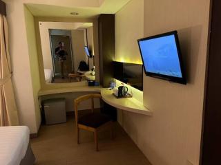 Studio Apartment With Pool View - Tjitjajur-hilir - 5