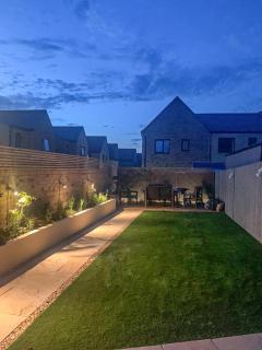 Modern 3 bedroom house with parking - Bath - 8