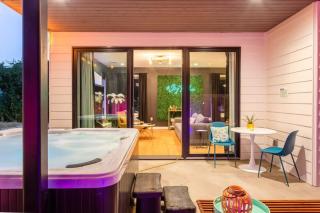 Hot Tub Time Machine - Clubhouse - DT 6 Min Drive - Austin - 5