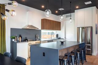 Chic 4BR Pool House - Steps to South 1st Street - Austin - 8