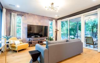 Two-House Private 10BR Compound - DT 6 Min Drive - Austin - 2