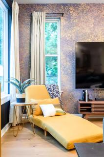 Two-House Private 10BR Compound - DT 6 Min Drive - Austin - 1