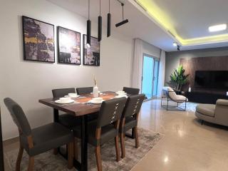 Cairo Festival City, Fantastic 2 bedroom apartment and Nanny Room with private Garden - Cairo - 7