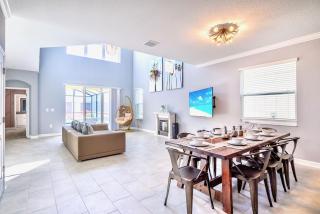 Luxury 5BR Home - Pool & Hot Tub - Near Disney - Kissimmee - 9