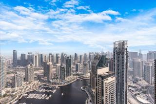 Bright & Elegant Home on the 44th at Cayan Tower - Dubai - 9