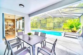 6BR Resort Home Near Disney - with Private Pool Hot Tub and Games Room - Kissimmee - 3
