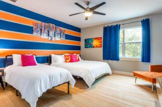 Fun 4BR Near Downtown with Games & Firepit - Austin - 2
