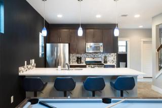 Fun 4BR Near Downtown with Games & Firepit - Austin - 1