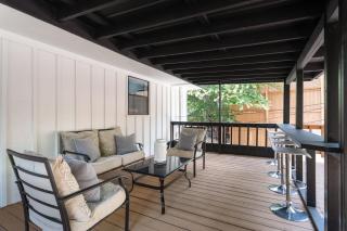 Upstay - Multiple Patio Decks Fenced-in Yard BBQ - Austin - 6