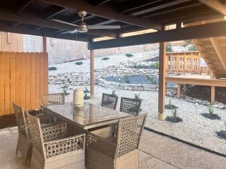 Upstay - Multiple Patio Decks Fenced-in Yard BBQ - Austin - 4