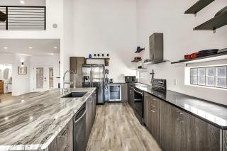 Upstay - Austin Getaway - Pool & Hot Tub & Games - Austin - 3