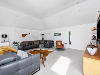 Pass The Keys Luxury Retreat with Countryside Views - Plumpton Green - 5
