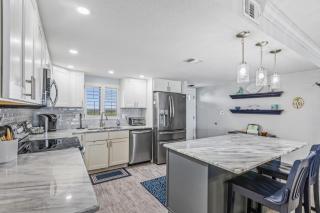 Luxury Sandpiper 608 Family Friendly 2 Pools 2 Kiddie Pools Car Free Beach - New Smyrna Beach - 4