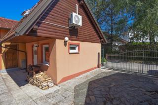 Central Brežice Chalet & Parking - Brežice - 9