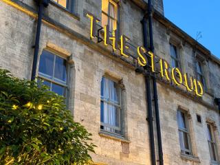 The Stroud Hotel - Stroud - 3