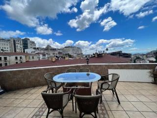 Wonder Homes- Spacious Dublex, 5BR, 2BA, Terrace - Istambul - 6