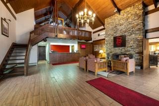 Red Roof Inn & Suites Hazleton - Hazleton - 4
